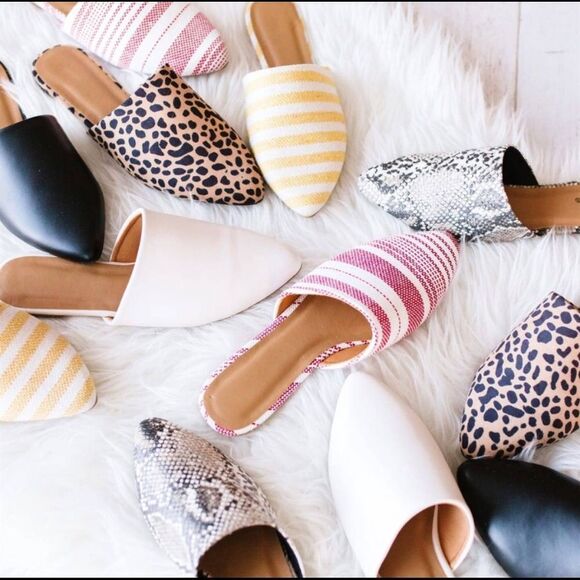 ๐ NEWย ๐ป YELLOW/WHITE SUMMER COLOR MULES SIZE 10 NIB๐ป - Picture 3 of 6